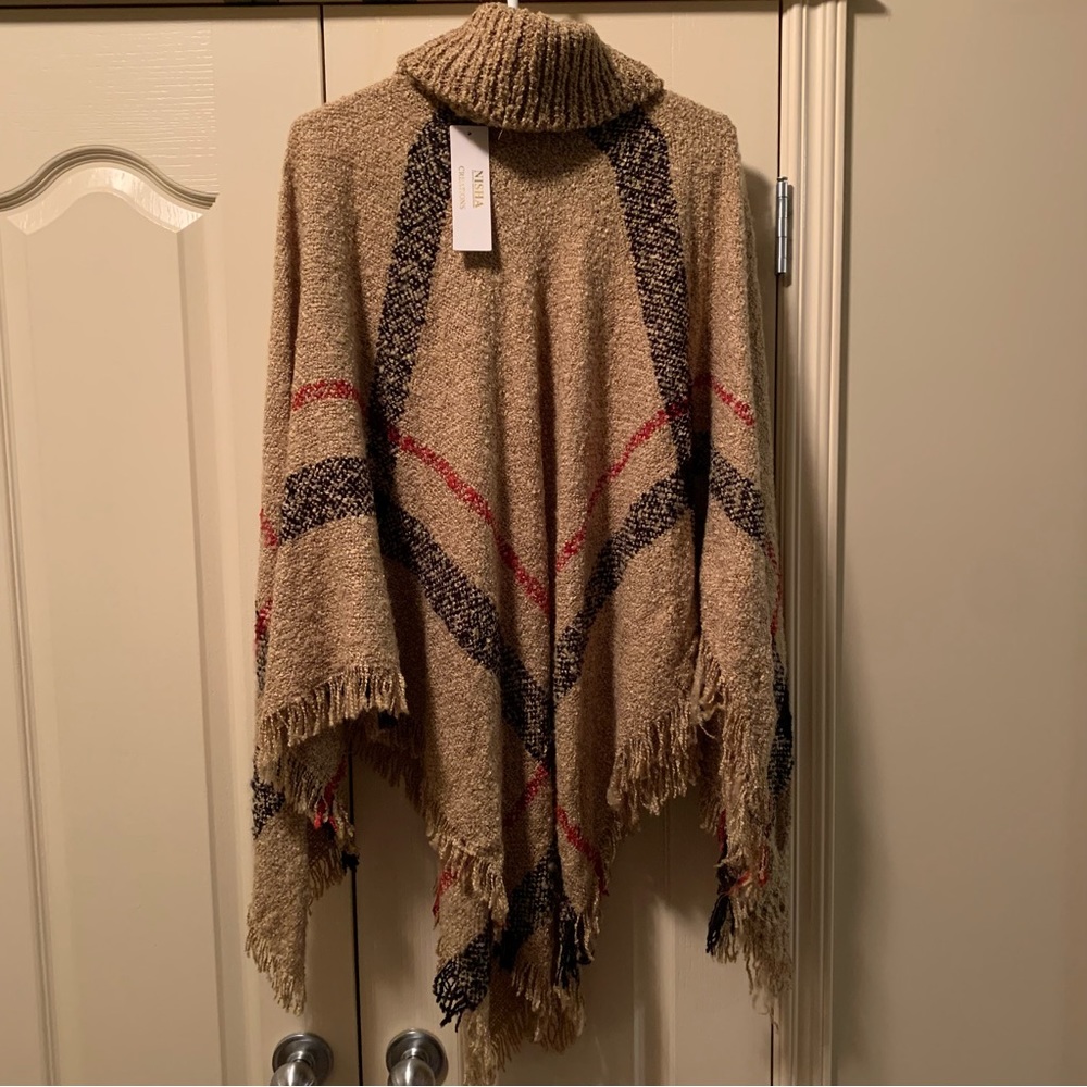 NWT✨NISHA turtle neck poncho